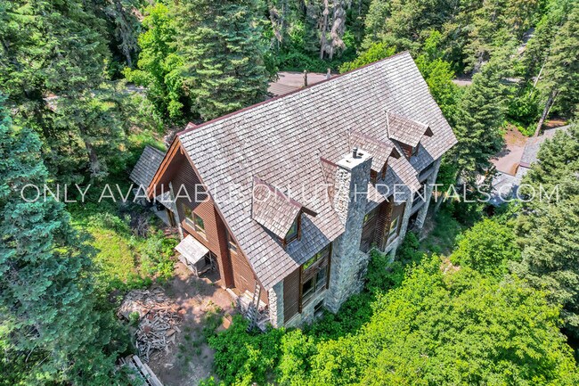 Building Photo - 2718 Stewart Rd