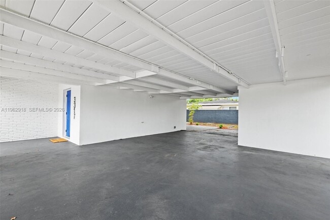 Building Photo - 3317 N Andrews Ave