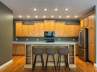 Building Photo - Beautiful Four Bedroom, 3.5 Bath Townhouse