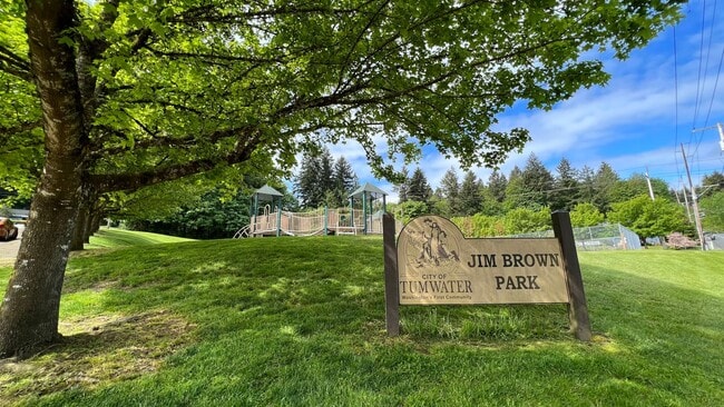 Building Photo - New Inside 3 Bedroom, 2 Full Bath on Corne...