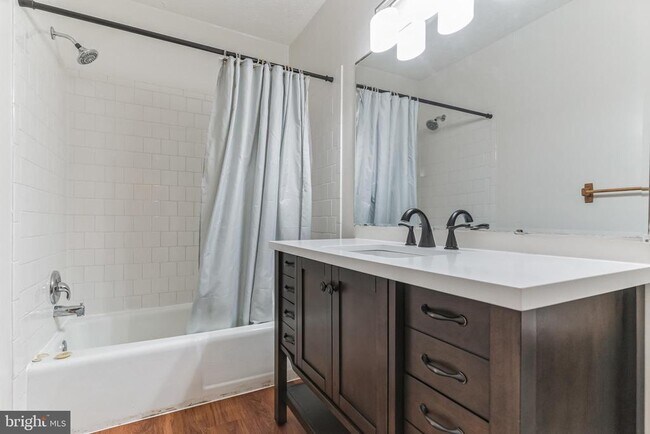 Building Photo - 10177 Irongate Way