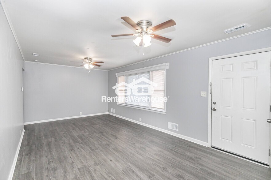 Building Photo - 10741 Cambridge Ave