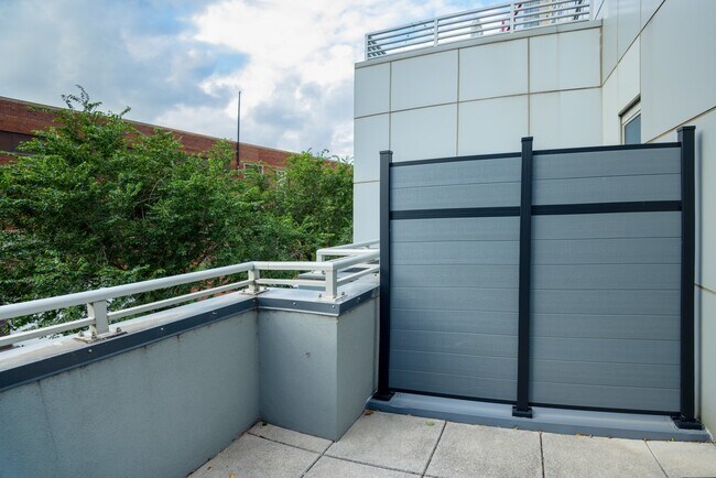 Building Photo - 1917 S Calumet Ave