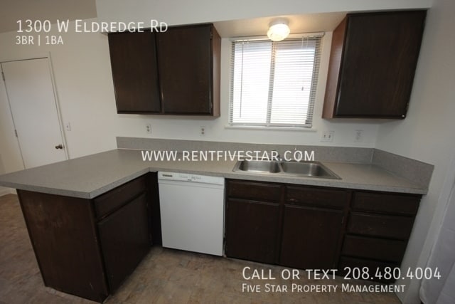 Building Photo - 1300 W Eldredge Rd