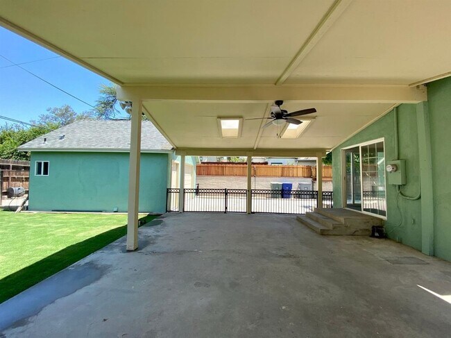 Building Photo - Charming 3 Bedroom in Historical Tower District
