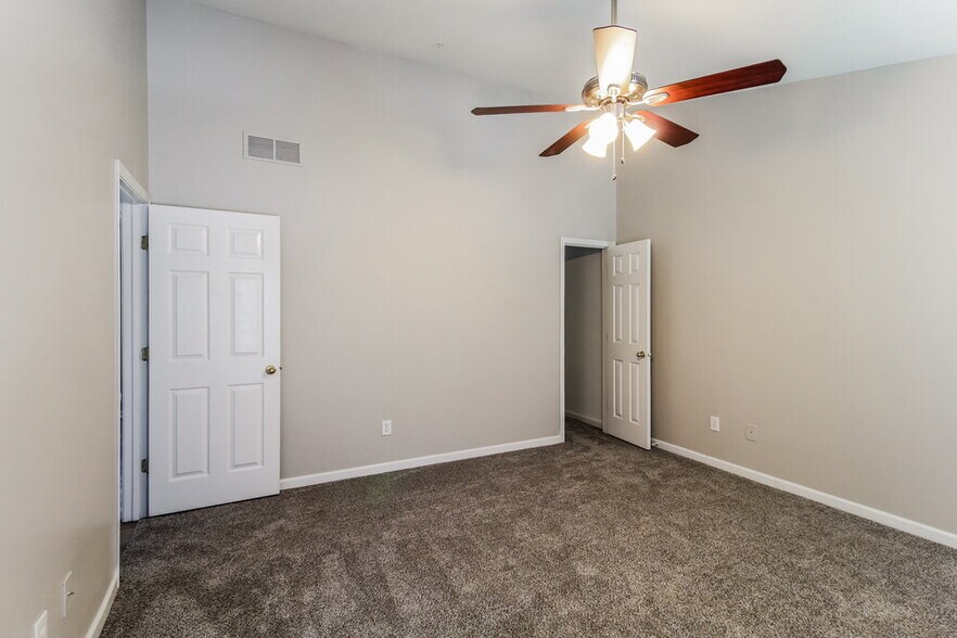 Building Photo - 2032 Appaloosa Way