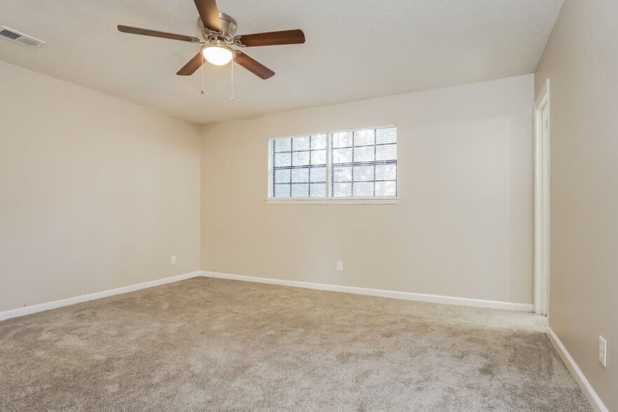 Building Photo - 40 Sunscape Dr