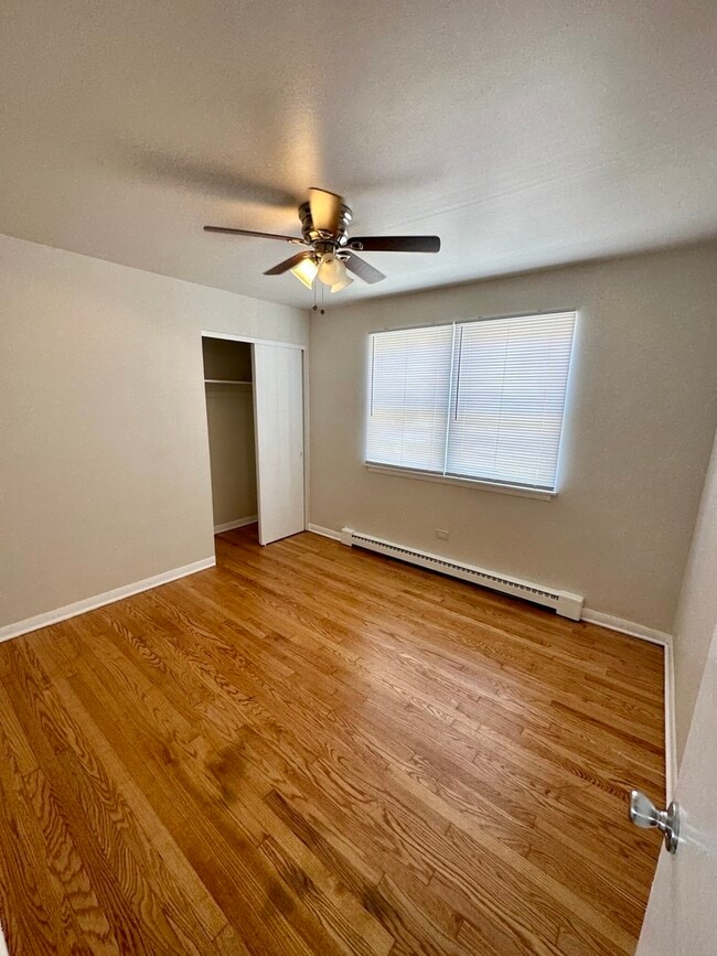 Building Photo - 5640 N Talman Ave