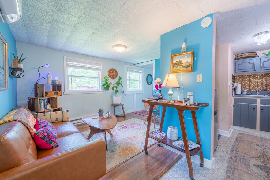 Building Photo - 1101 S Rogers St