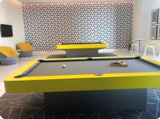 Building Photo - 501 NE 31st St