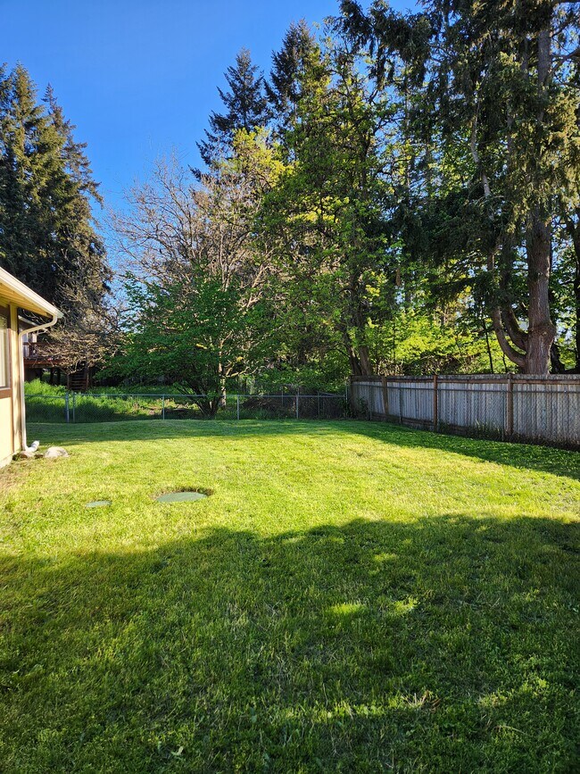 Building Photo - 17010 15th Ave E