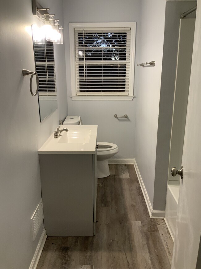 Building Photo - 1287 Montview St