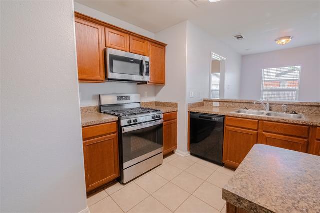 Building Photo - 636 Noble Grove Ln