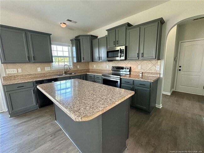 Building Photo - 512 Pecan Grove Loop