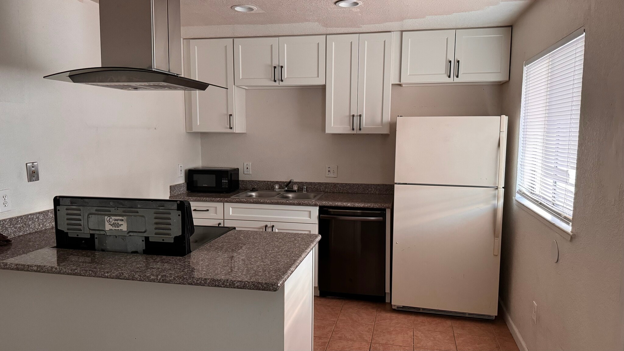 Building Photo - 203 Lualan Ln