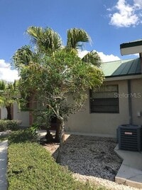 Building Photo - 25385 Sandhill Blvd