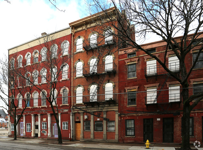 Primary Photo - 1527 Race St