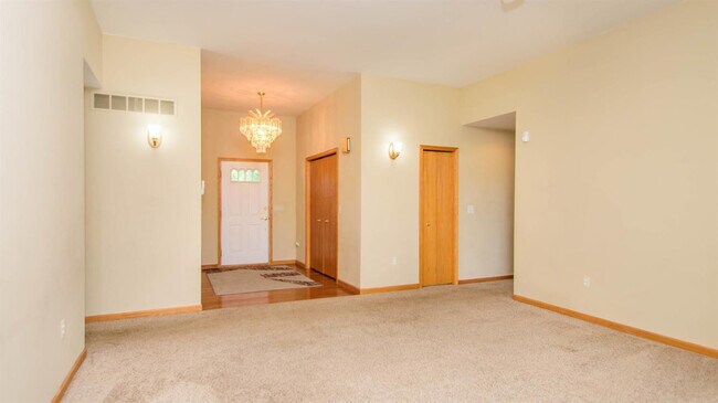 Building Photo - 5736 Willis Rd