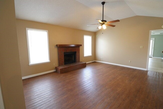 Building Photo - Cozy Retreat: Charming 3-Bedroom Home with Cul-de-Sac Location in Valdosta, GA