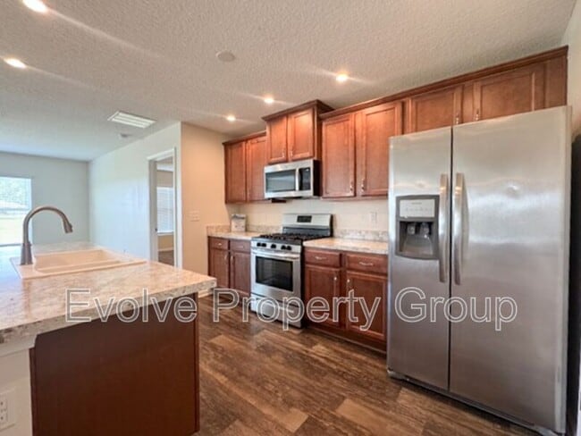 Building Photo - 119 Fairway Ct