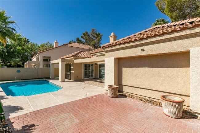 Building Photo - 1841 Indian Bend Dr