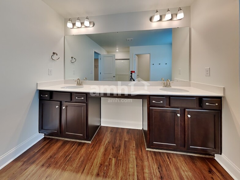 Building Photo - 1307 Bethany Dallas Dr