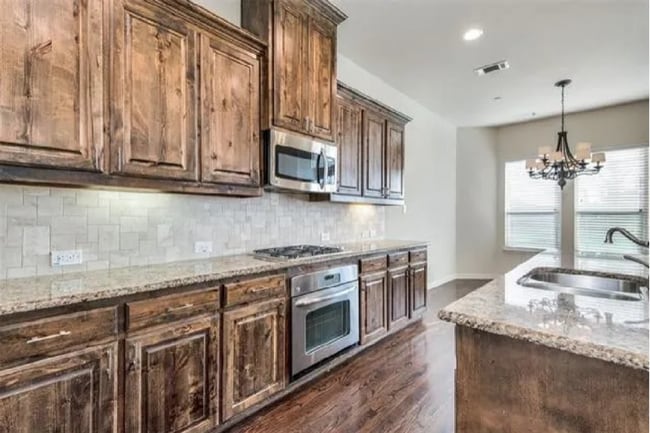 Building Photo - 6460 Naples Dr