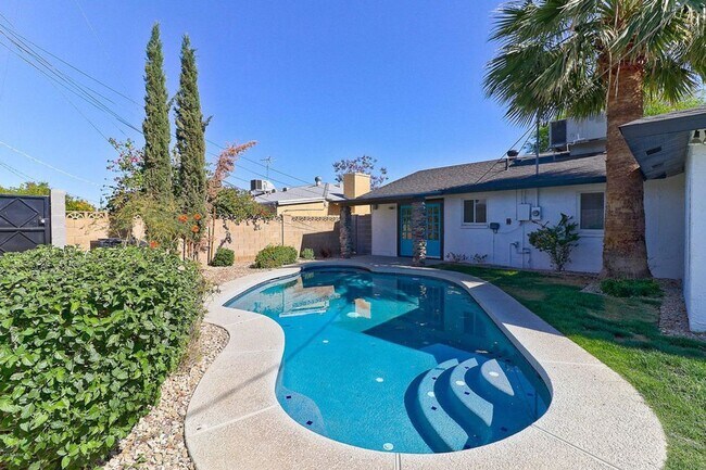 Building Photo - Fabulous, Remodeled Top to Bottom house!!!!