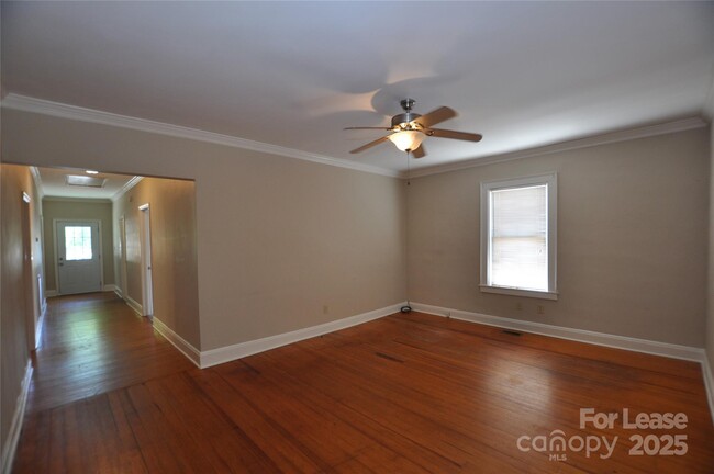 Building Photo - 1731 Perfection Ave