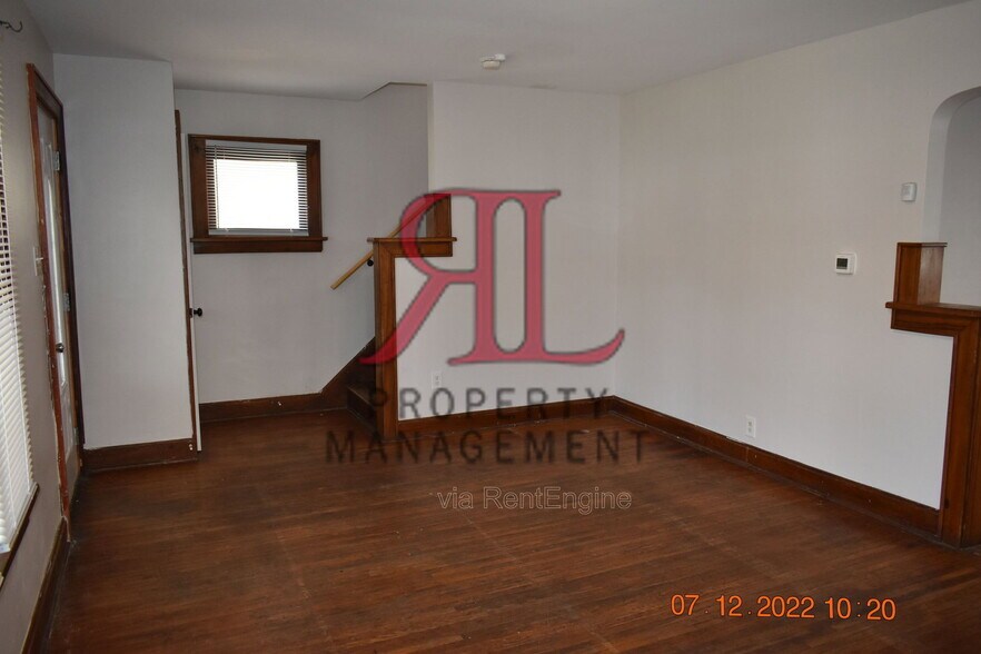 Building Photo - 765 E Deshler Ave