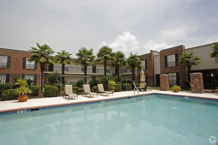 Village Green Lake Charles, LA Apartment Finder