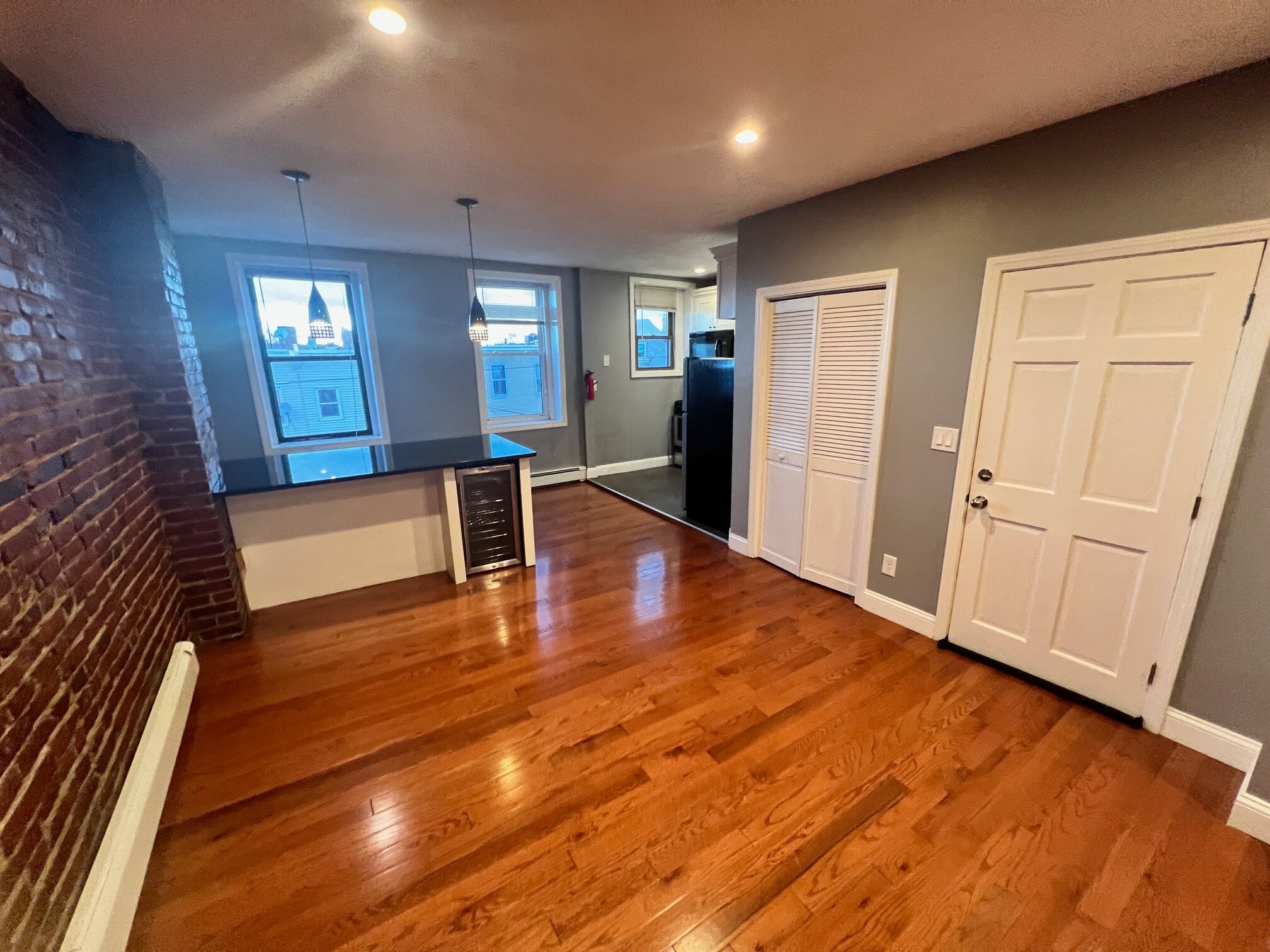 Building Photo - 343 Sumner St