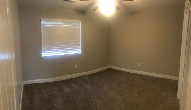 Building Photo - 2520 Blackhawk Dr