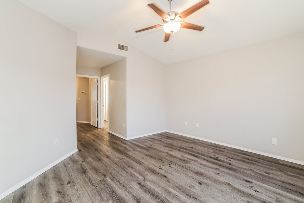 Building Photo - 425 S Sunrise Dr