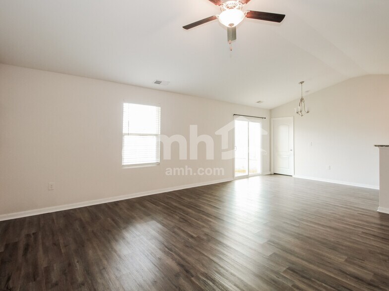 Building Photo - 7113 Boykin Spaniel Way