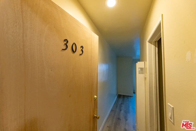 Building Photo - 947 Westmoreland Ave