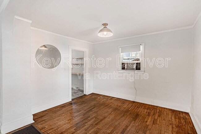 Building Photo - 421 Stuart St