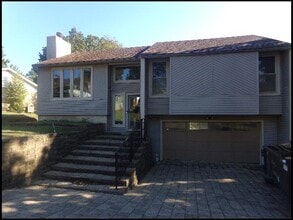 Building Photo - 47 Hightrail Dr
