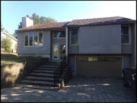 Building Photo - 47 Hightrail Dr