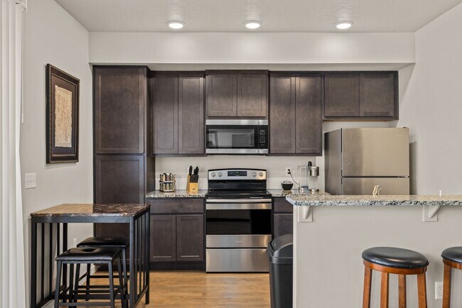 Building Photo - 7485 N Lucy Rose Ln