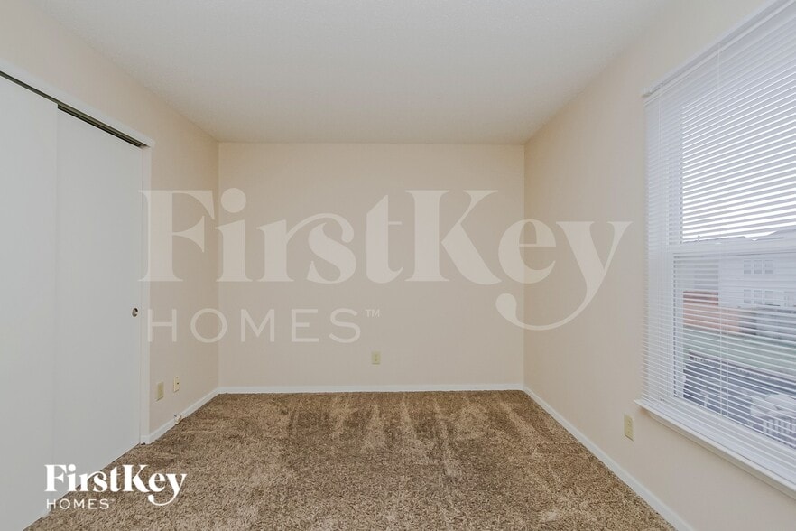 Building Photo - 12401 Rose Haven Dr