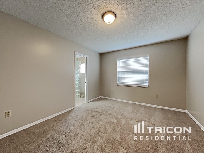 Building Photo - 6050 Fall River Dr