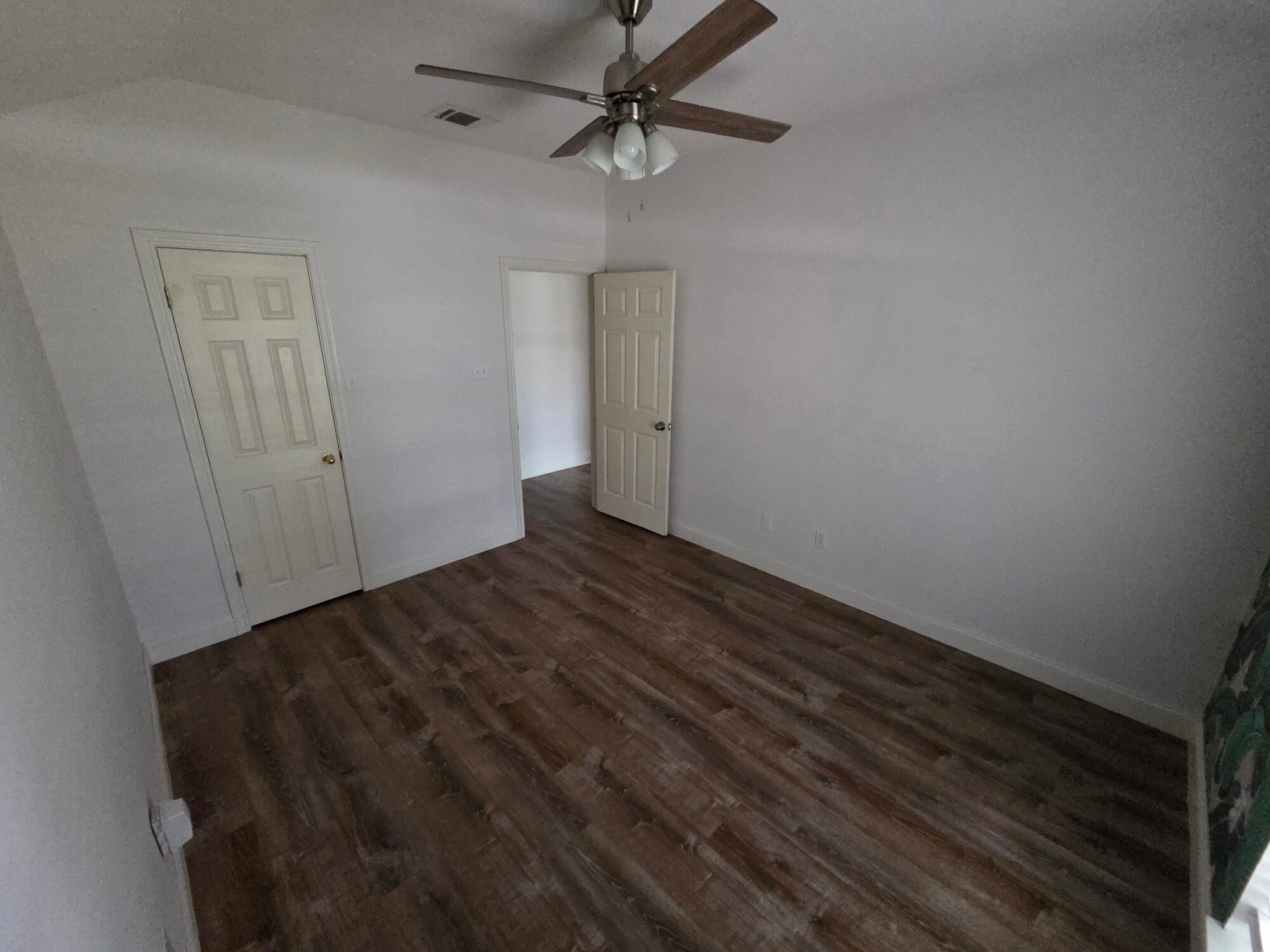 Building Photo - 209 W Billington Dr