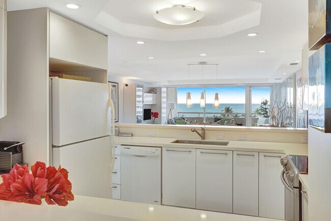 Building Photo - 2000 S Ocean Dr