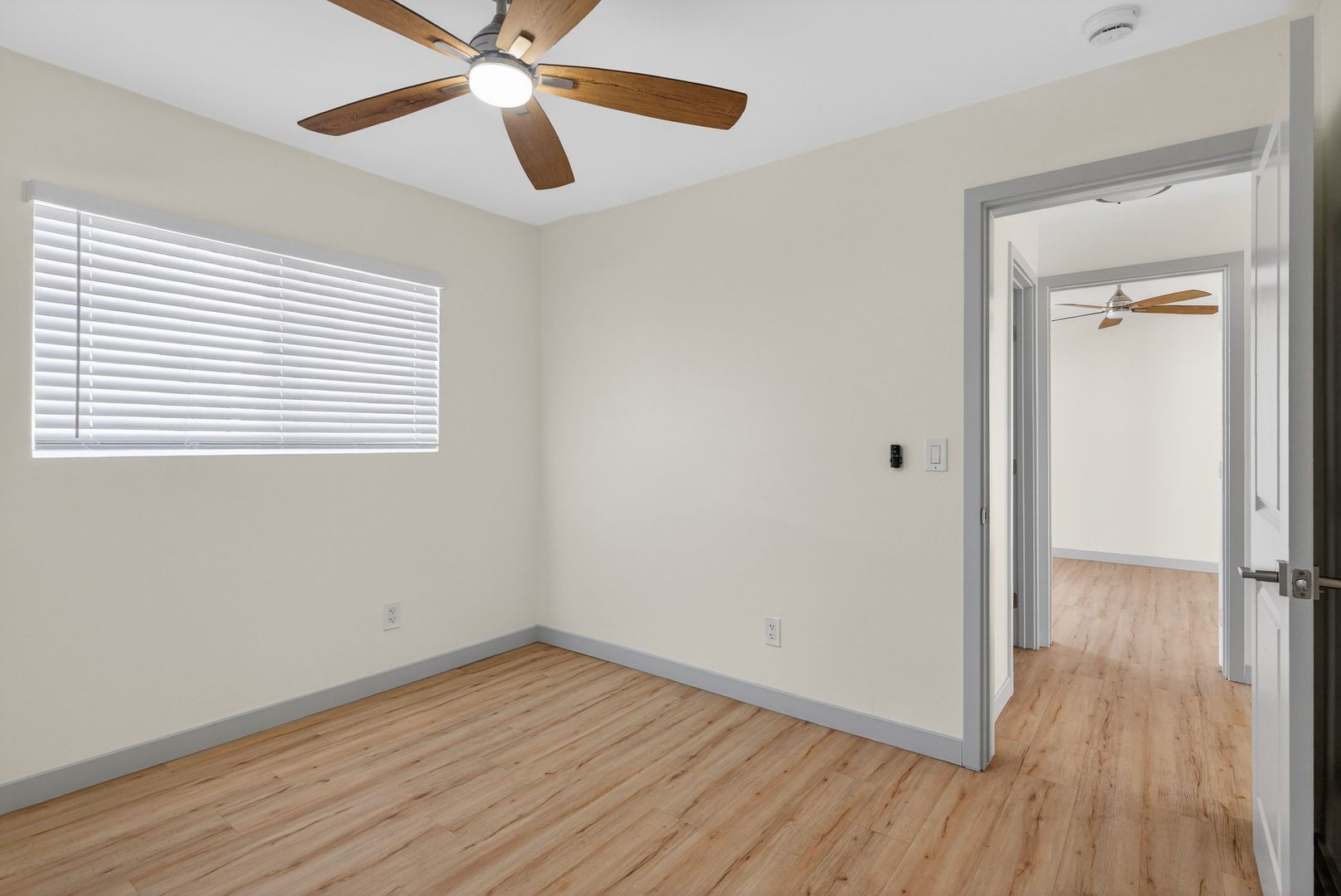 Building Photo - 921 Alamitos Ave