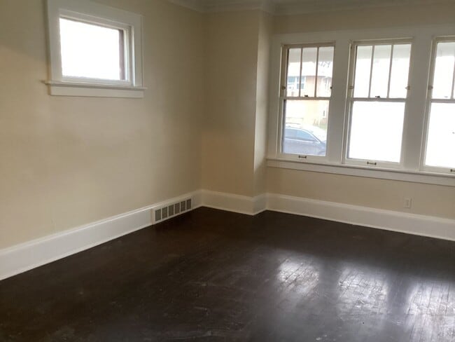 Building Photo - 5550 N 35th St