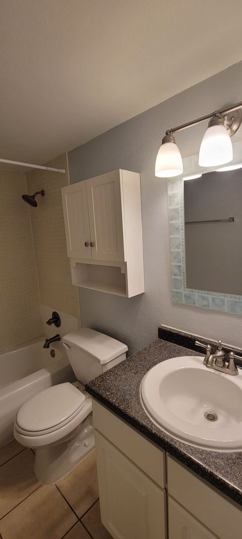 Building Photo - Hawthorne Reserves -  1bdrm/1bath