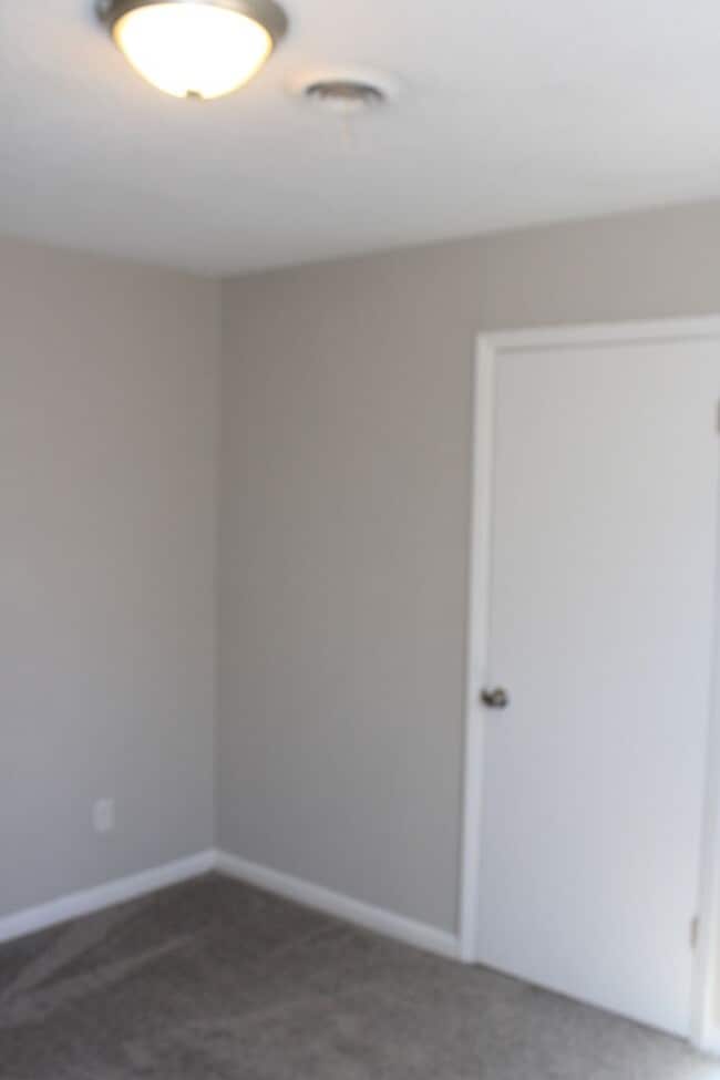 Building Photo - Awesomely Located 3 bedroom 2 bath Available!