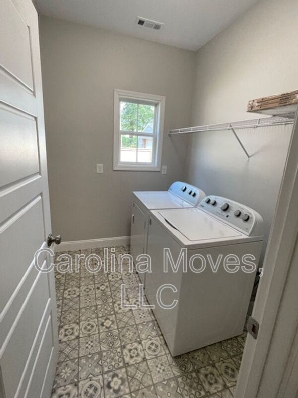 Building Photo - 5 Lombard Ln