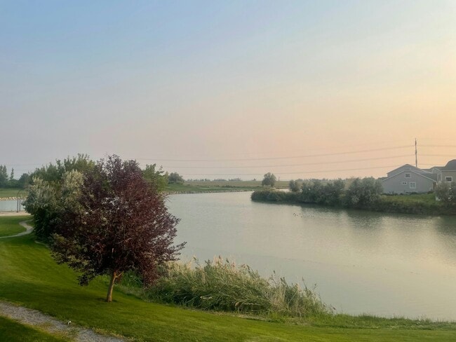 Building Photo - 976 1925 W